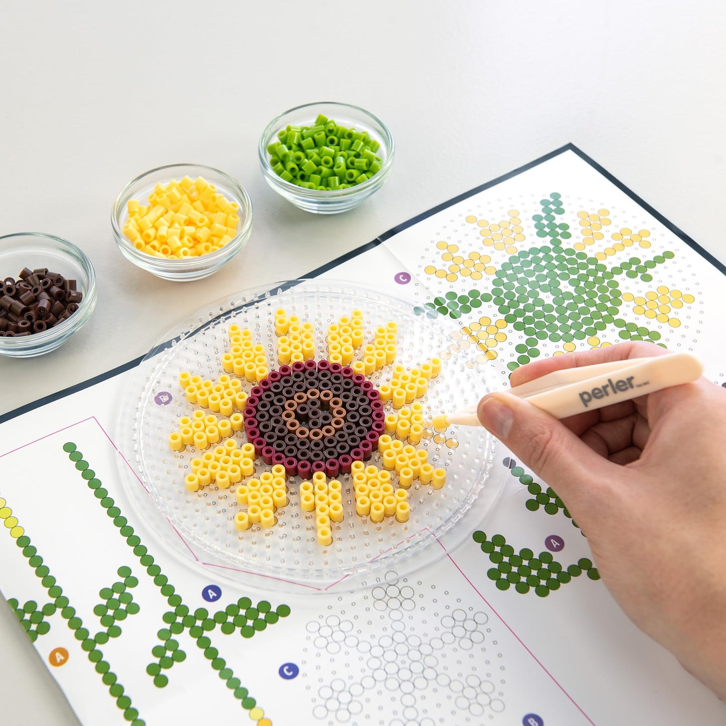 Perler 80-57239 Wildflower Bouquet 3D Fused Bead Craft Activity Kit, Multicolor, 8007 Pieces